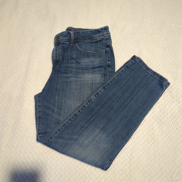 Chico's Jeans So Slimming Girlfriend Crop Medium Wash Size 0.5 Size 6 - Picture 1 of 7
